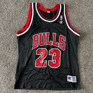 🏀🌟 VINTAGE 90's MICHAEL JORDAN CHICAGO BULLS JERSEY